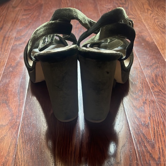 French Connection Green Velour Platform Heels - Picture 3 of 5